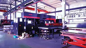 Taller de chapa metálica — Punzonadora CNC Nisshinbo