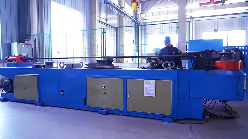 Taller de ensamblaje de intercambiadores de calor de carcasa y tubos